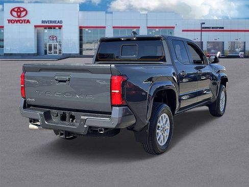 Used 2024 Toyota Tacoma SR5 image 5