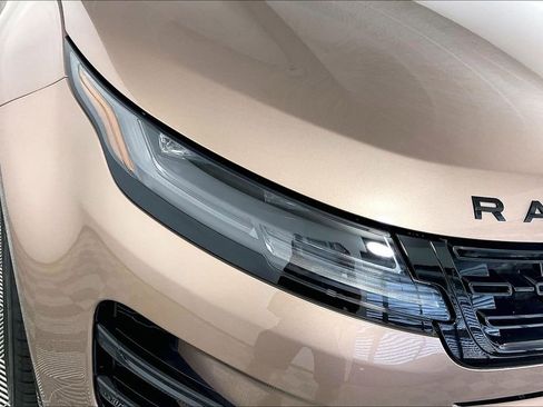 Used 2024 Land Rover Range Rover Evoque Dynamic SE image 27