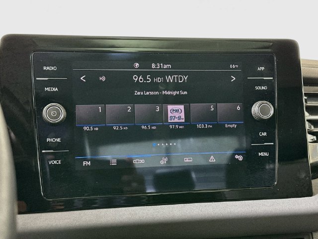 Used 2025 Volkswagen Jetta SE w/ Sunroof Package FWD image 14