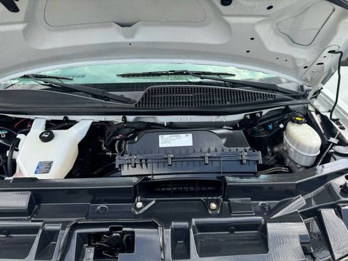 Used 2018 Chevrolet Express 2500 image 16