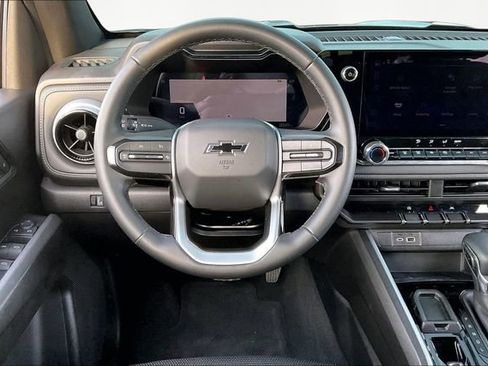 Used 2024 Chevrolet Colorado LT w/ LT Convenience Package image 8