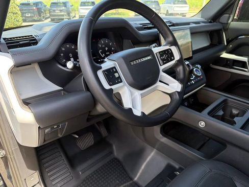 Used 2024 Land Rover Defender 110 SE AWD/4WD image 20