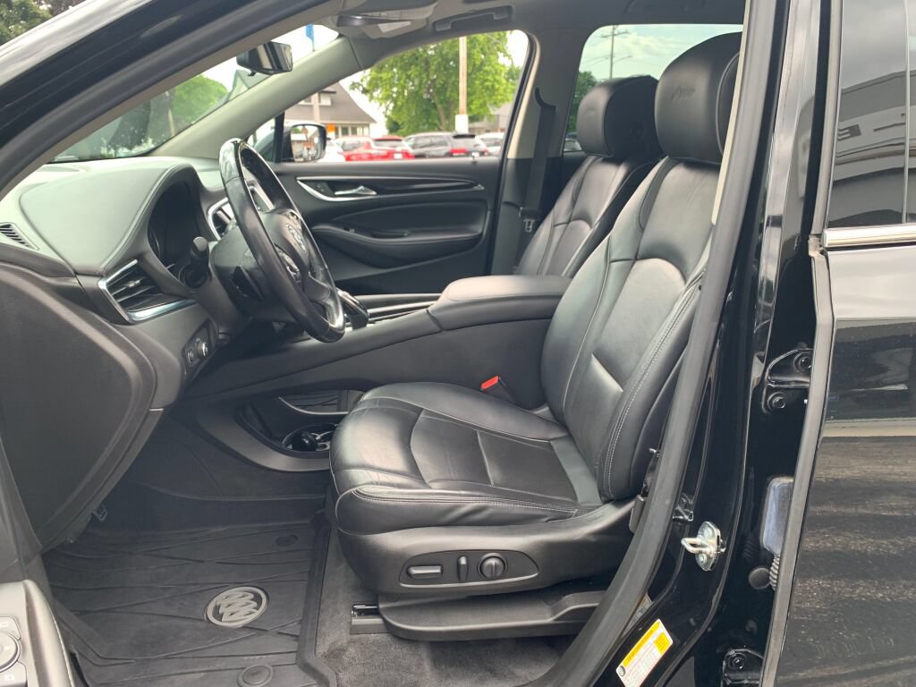 Used 2019 Buick Enclave Avenir w/ Avenir Technology Package AWD/4WD image 12