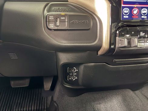Used 2019 RAM 3500 Laramie AWD/4WD image 32