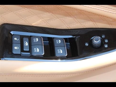 Used 2022 Jeep Grand Cherokee Summit image 21