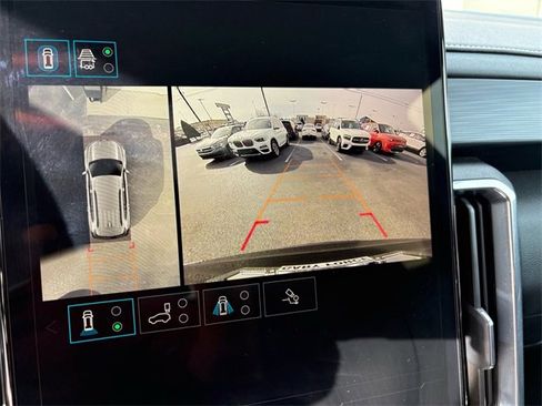 Used 2025 GMC Acadia Elevation image 11