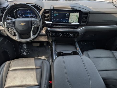 Used 2025 Chevrolet Silverado 2500 LTZ w/ LTZ Convenience Package AWD/4WD image 18
