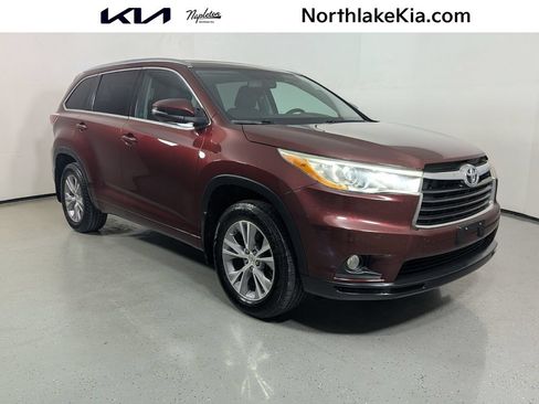 Used 2014 Toyota Highlander XLE AWD/4WD image 1