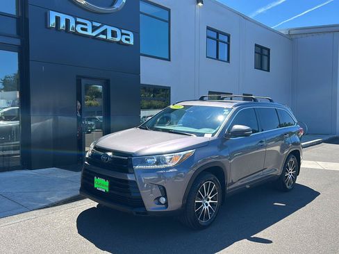 Used 2018 Toyota Highlander SE AWD/4WD image 11
