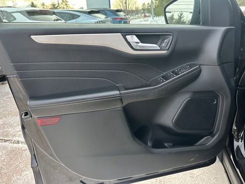 Used 2021 Ford Escape SE w/ SE Sport Appearance Package image 14