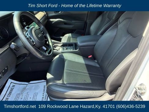 Used 2023 Kia Sorento S w/ Panoramic Sunroof Package AWD/4WD image 8