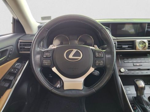 Used 2018 Lexus IS 300 AWD w/ Comfort Package image 15