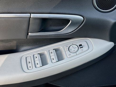 Used 2025 Hyundai Sonata SEL FWD image 17