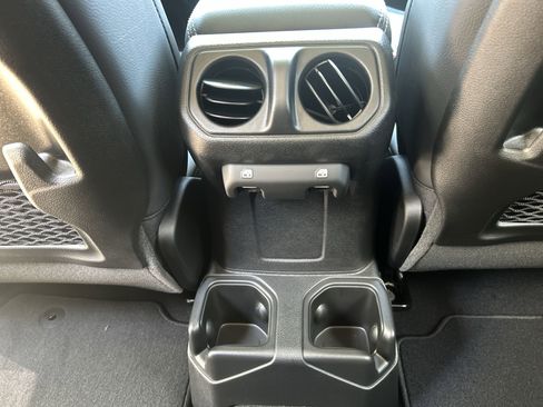 New 2025 Jeep Gladiator Sport image 26