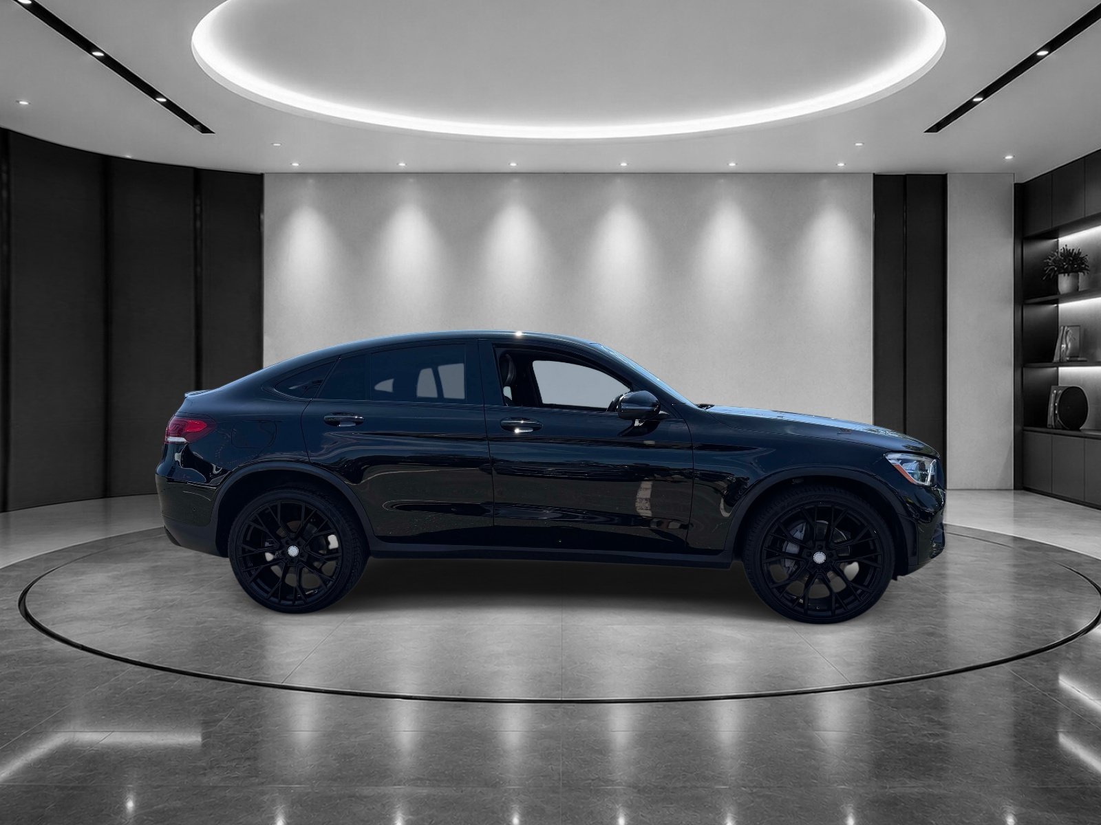 Used 2021 Mercedes-Benz GLC 300 4MATIC Coupe image 5