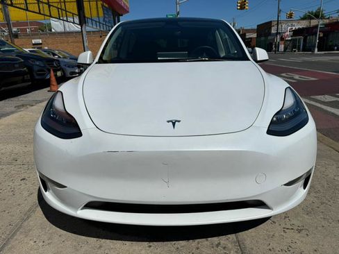 Used 2023 Tesla Model Y Long Range image 2