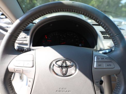 Used 2007 Toyota Camry XLE w/ Leather Pkg FWD image 21