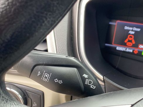 Used 2019 Ford Fusion SE image 13