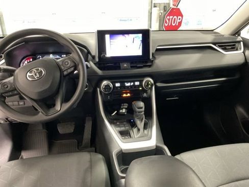 Used 2025 Toyota RAV4 XLE image 12