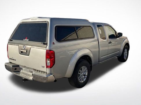 Used 2017 Nissan Frontier SV image 8