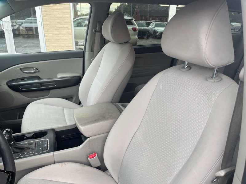 Used 2016 Kia Sedona LX w/ LX Convenience Package FWD image 9