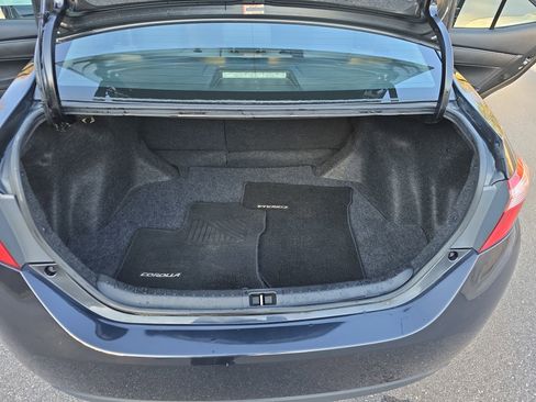 Used 2019 Toyota Corolla LE image 12