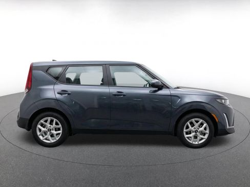 Used 2025 Kia Soul LX w/ LX Technology Package FWD image 14