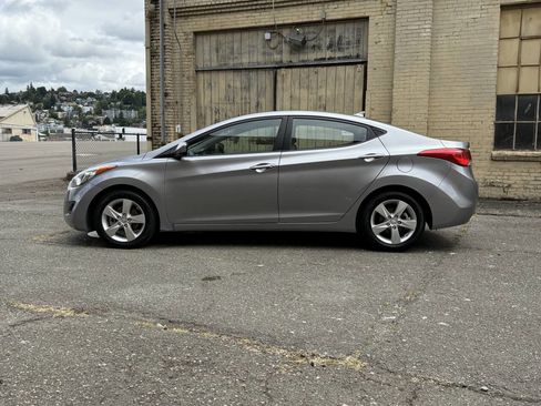 Used 2013 Hyundai Elantra GLS image 4