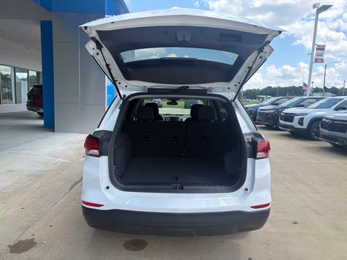 Used 2022 Chevrolet Equinox LS w/ LS Convenience Package FWD image 5