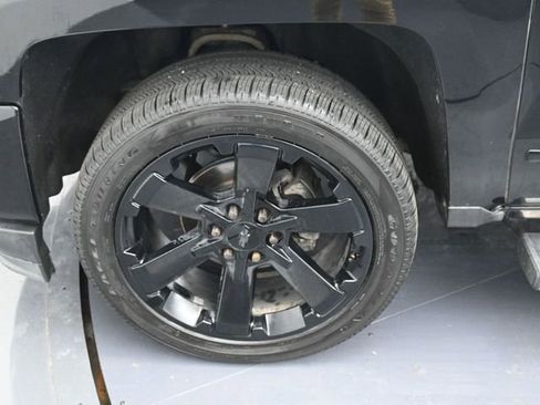 Used 2018 Chevrolet Silverado 1500 LT w/ All Star Edition image 9