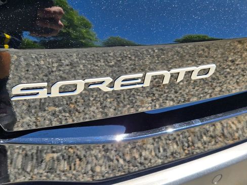 New 2026 Kia Sorento S FWD image 12