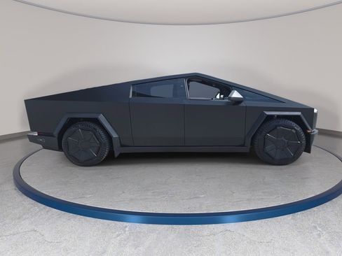 Used 2024 Tesla Cybertruck AWD Crew Cab image 5