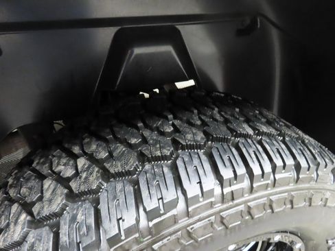 Used 2013 RAM 1500 Sport w/ Sport Premium Group image 30