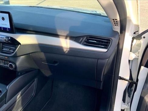 Used 2022 Ford Escape SEL image 15