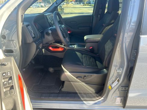 New 2026 Nissan Frontier PRO-4X w/ Pro-4x Convenience Package image 9