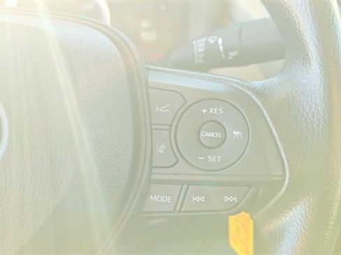 Used 2022 Toyota Corolla LE image 23