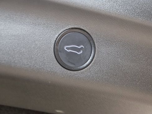 Used 2022 Tesla Model Y Performance image 49