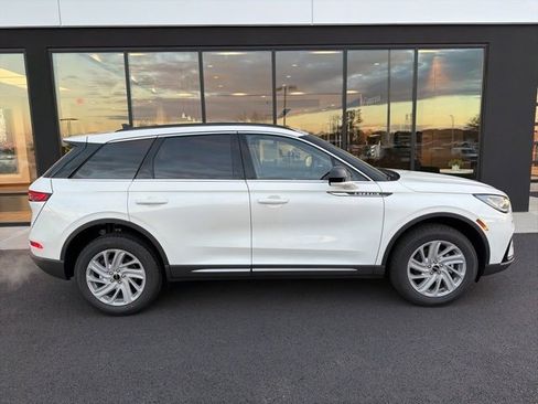 New 2026 Lincoln Corsair Premiere image 2