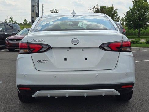 Used 2025 Nissan Versa SV FWD image 11