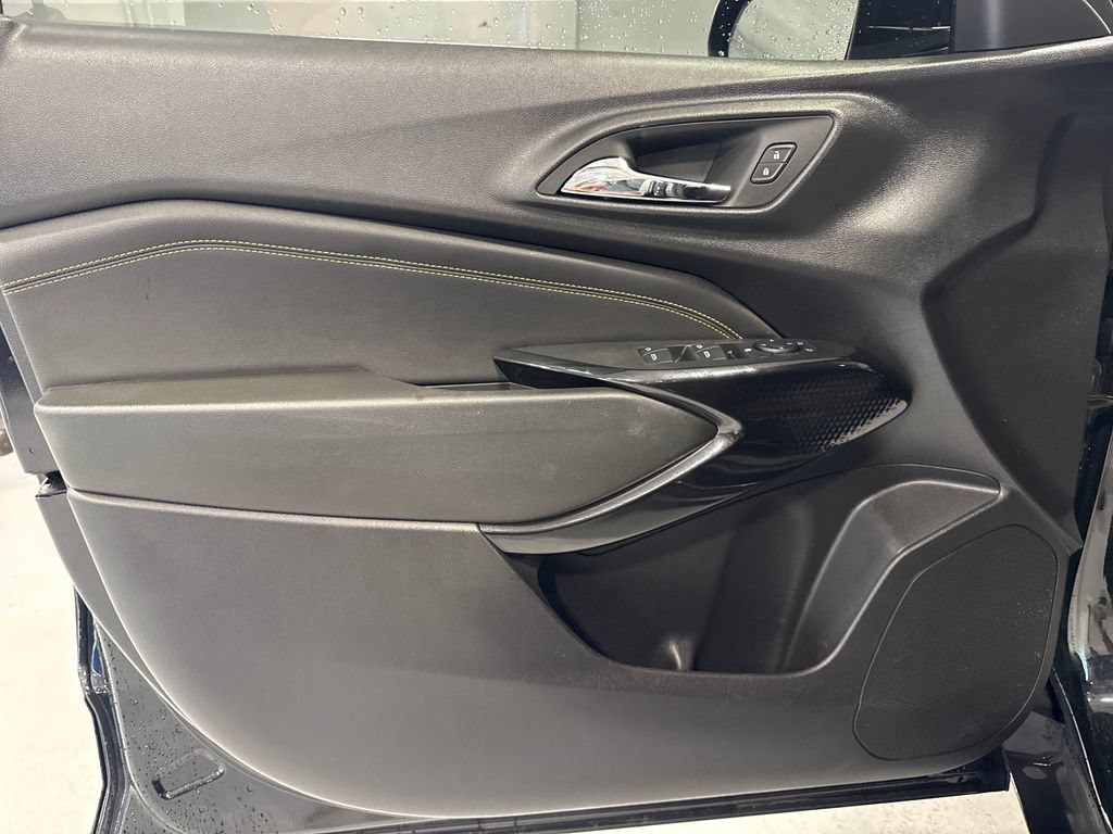 Used 2024 Chevrolet Trax LT FWD image 25