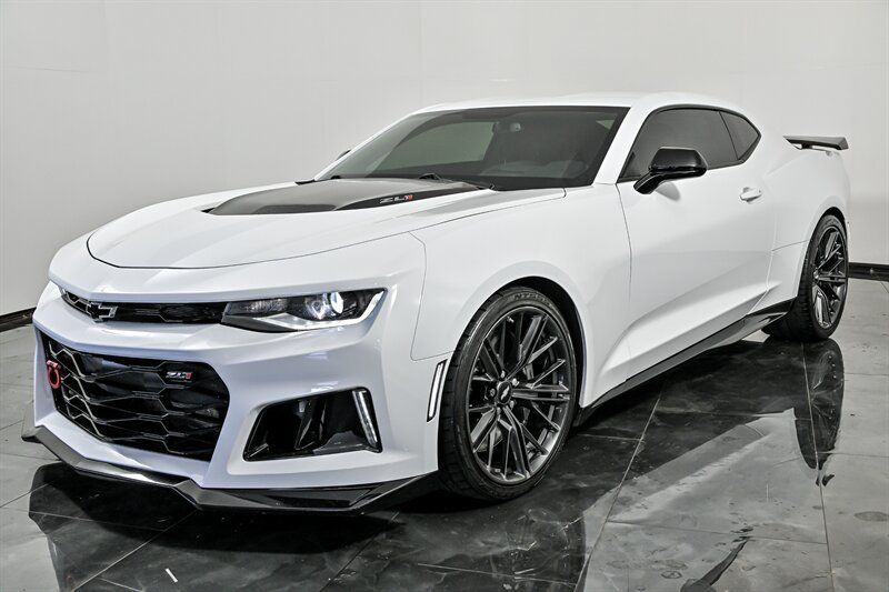 Used 2018 Chevrolet Camaro ZL1 RWD image 5