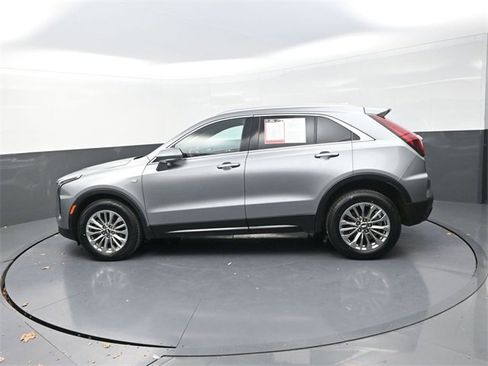 Used 2024 Cadillac XT4 Premium Luxury image 4