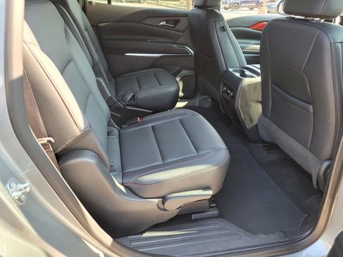 Used 2025 Chevrolet Traverse Z71 AWD/4WD image 12