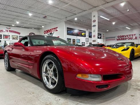 Used 2002 Chevrolet Corvette Coupe w/ Preferred Equipment Group2 RWD image 4