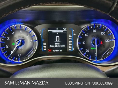 Used 2018 Chrysler Pacifica Touring-L w/ Premium Audio Group FWD image 12