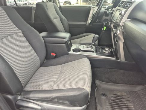 Used 2018 Toyota 4Runner SR5 AWD/4WD image 23