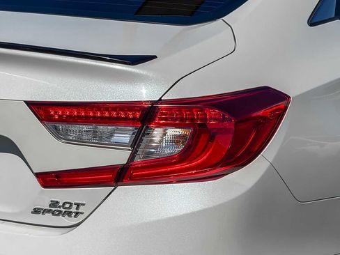 Used 2021 Honda Accord Sport image 8