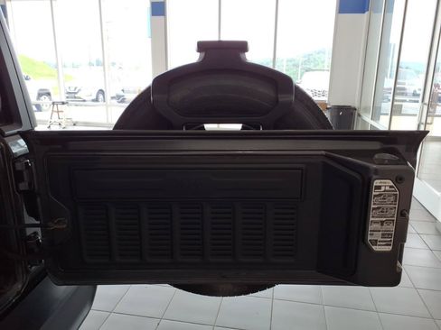 Used 2019 Jeep Wrangler Unlimited Sahara AWD/4WD image 16