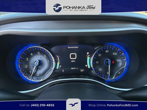 Used 2025 Chrysler Pacifica Select FWD image 8