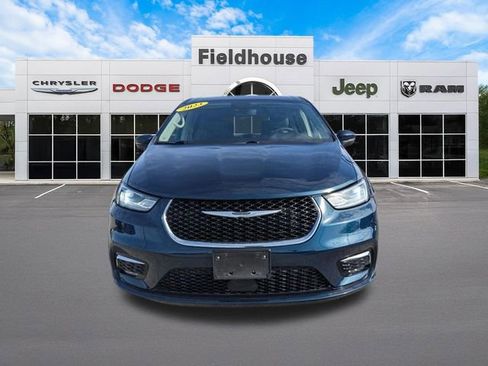 Used 2023 Chrysler Pacifica Touring-L image 7